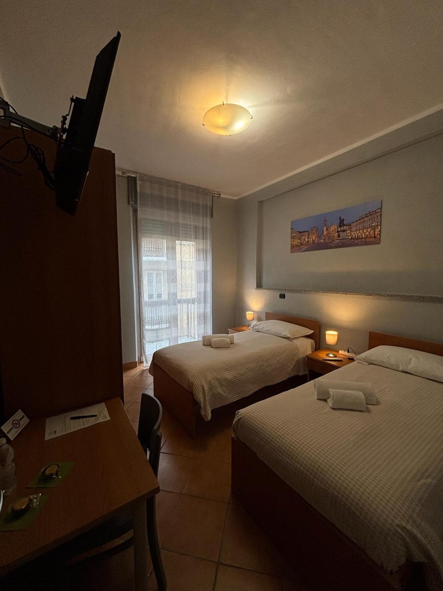 Domus Hotel Caselle Torinese Exterior foto